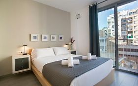 Bbarcelona Gaudi Flats
